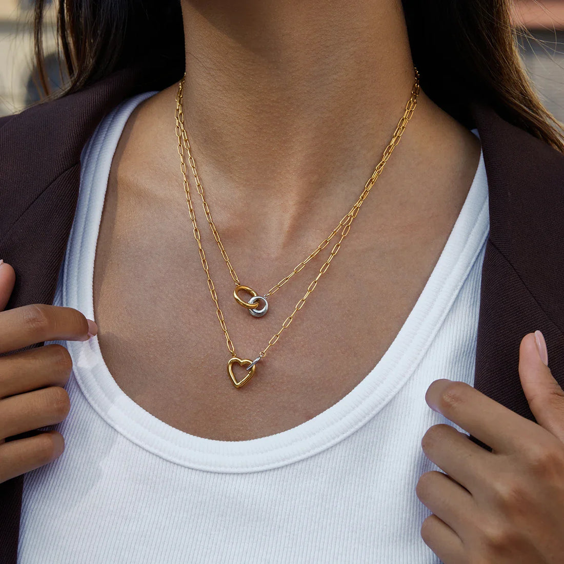 Cómo combinar pulseras y collares elegantes para mujer