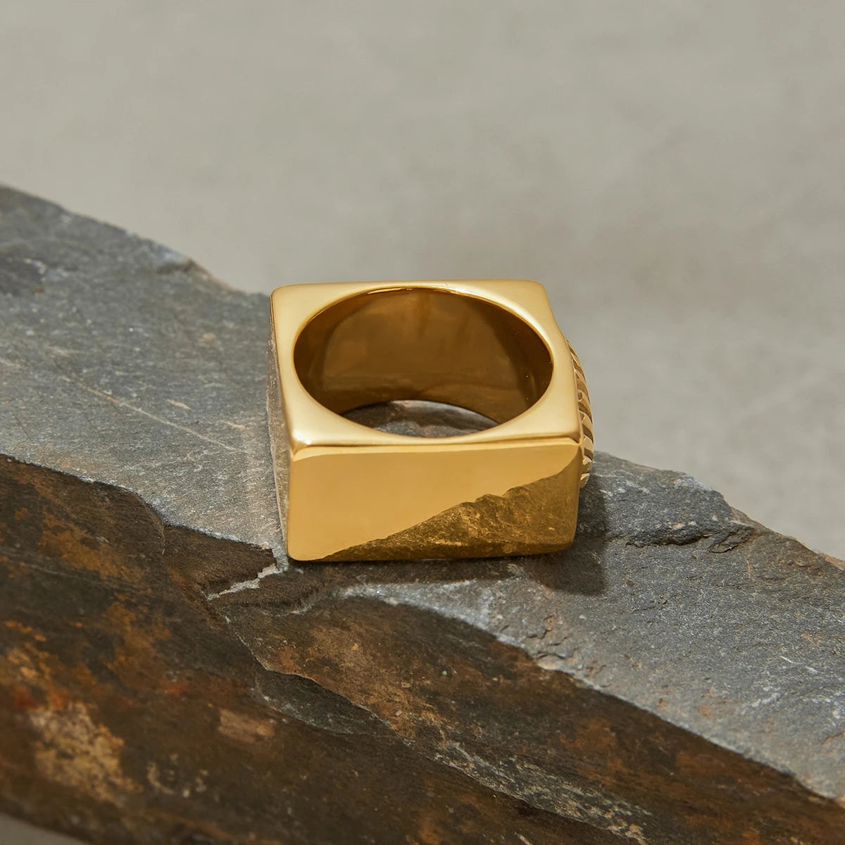 Anillo Calynde
